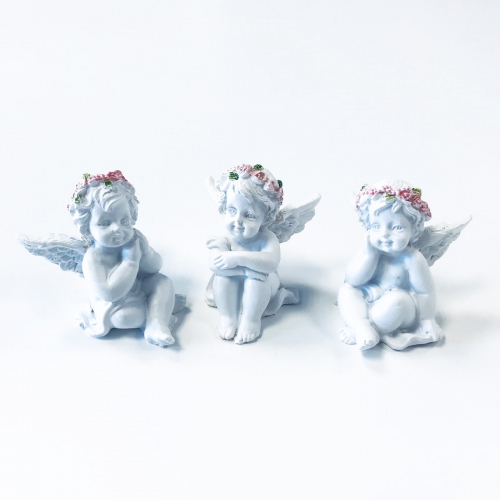 Rozmýšľajúci Anjel s Ružou