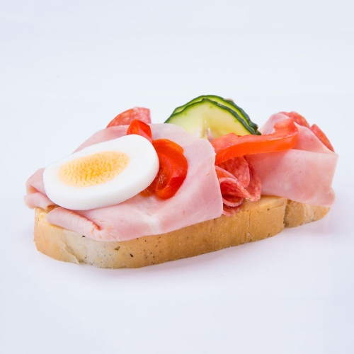 Obložený chlebík šunkovo salámový