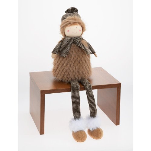 Chlapec sediaci hne/béž textil 61cm - Vianočné dekorácie