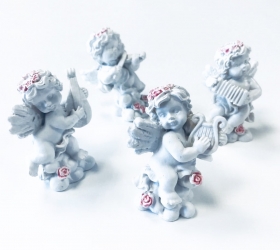 Hudobný Anjel s Ružou