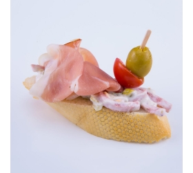 Kanapka s parížskym šalátom