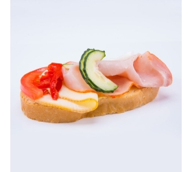 Obložený chlebík šunkovo syrový