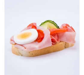 Obložený chlebík šunkovo salámový