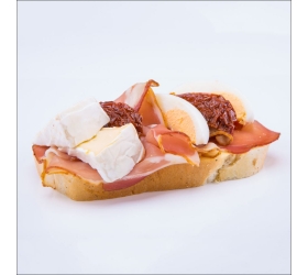 Obložený chlebík so schwarladskou šunkou