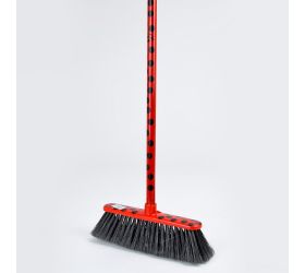 Metla s násadou lienka