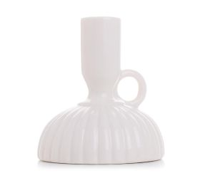 Svietnik biely porcel. 9.3*9.3*10.3cm
