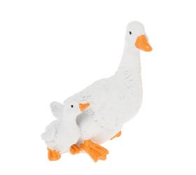 Kačka s kačičkou polyres 16x12x8,5cm biela